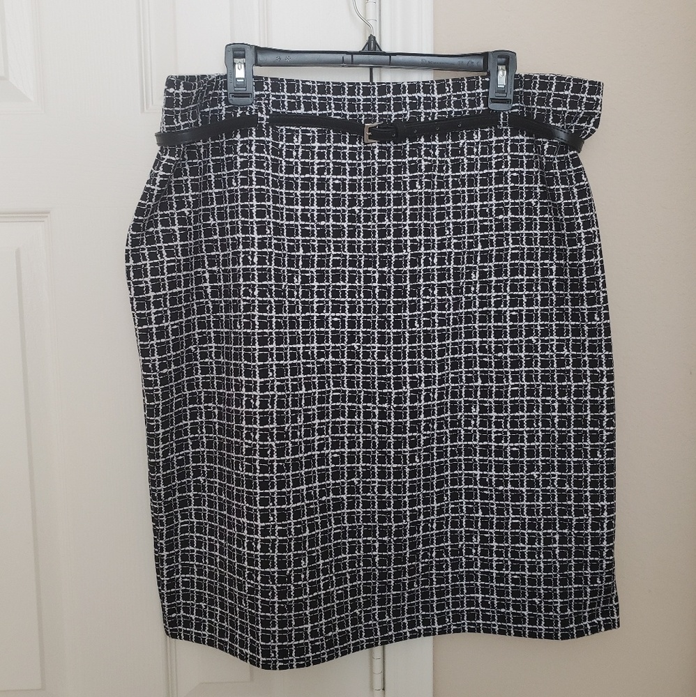PENCIL SKIRT | BLACK + WHITE SQUARE PATTERN
